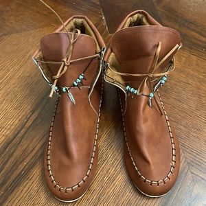 Moccasin shoes size 8 1/2